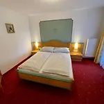Hotel Stoanerhof