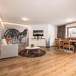 Stoanerhof Hotel 3*