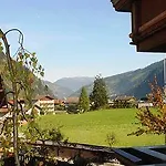 Hotel Stoanerhof Mayrhofen