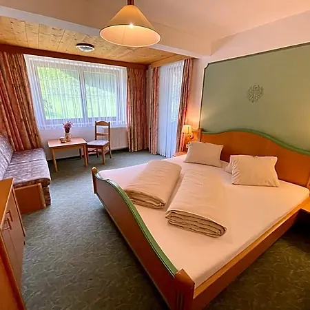 Hotel Stoanerhof 3*