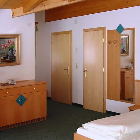 Stoanerhof فندق مايرهوفن